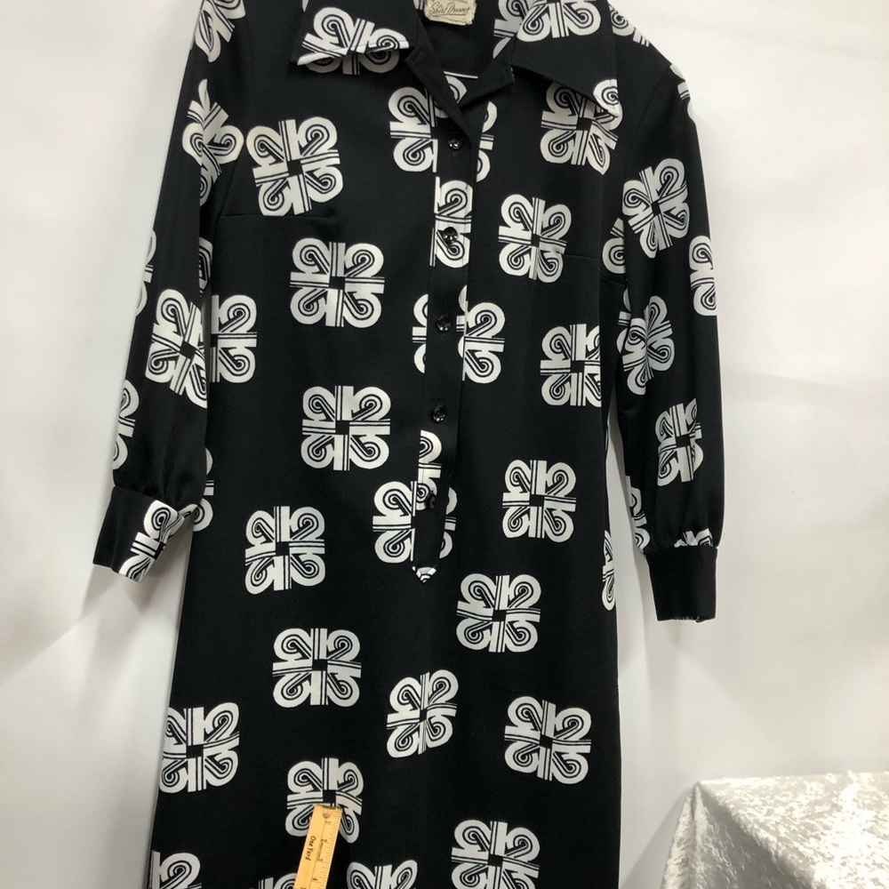 Vintage shirt dress made in California geometric black white long sleeve - Picture 13 of 16